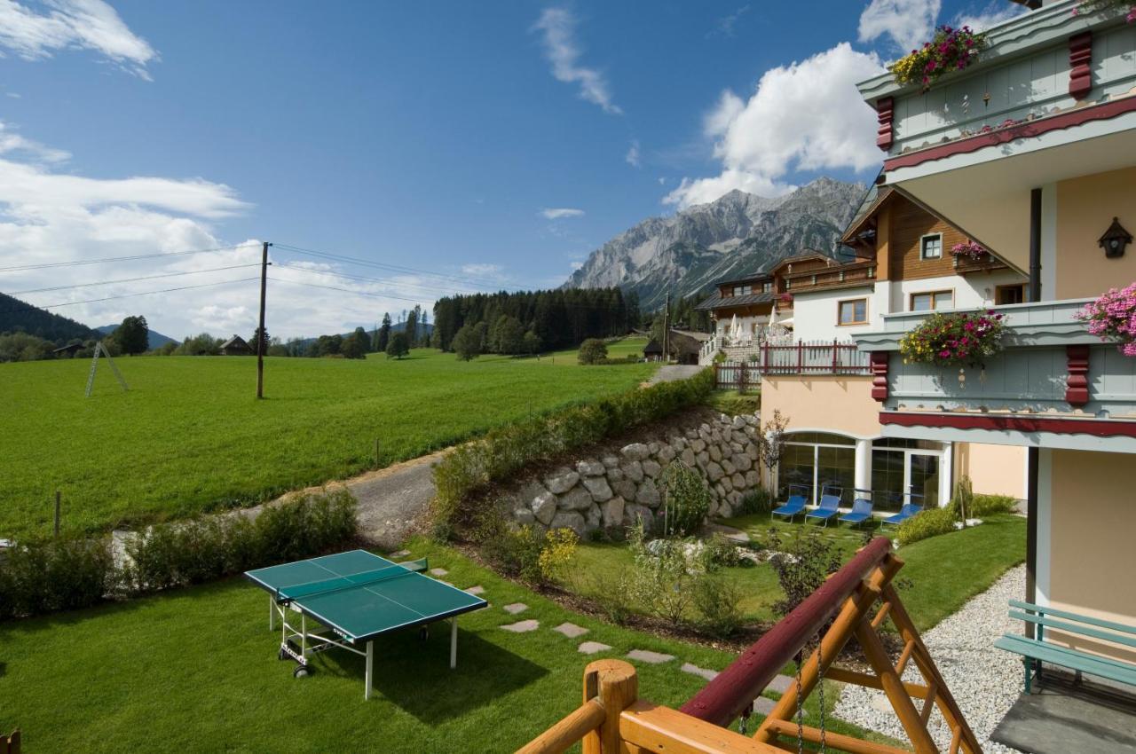 Hotel Neuwirt Ramsau am Dachstein Exterior photo