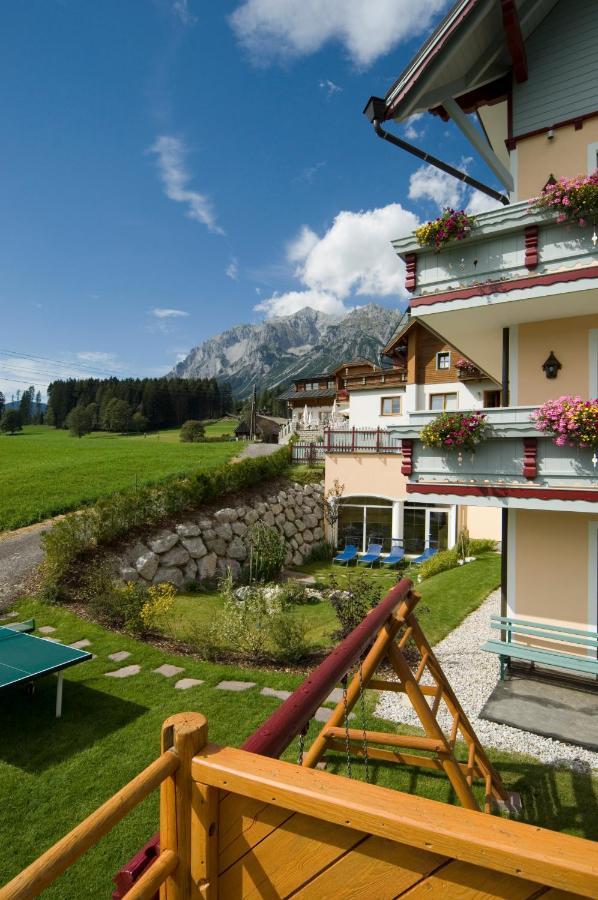 Hotel Neuwirt Ramsau am Dachstein Exterior photo