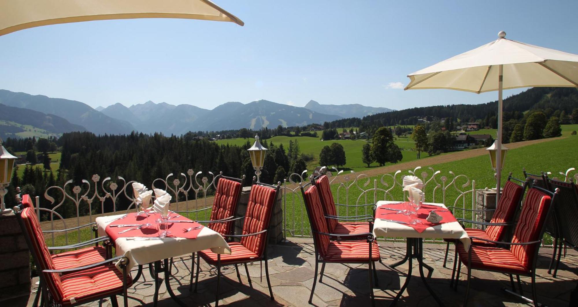 Hotel Neuwirt Ramsau am Dachstein Exterior photo
