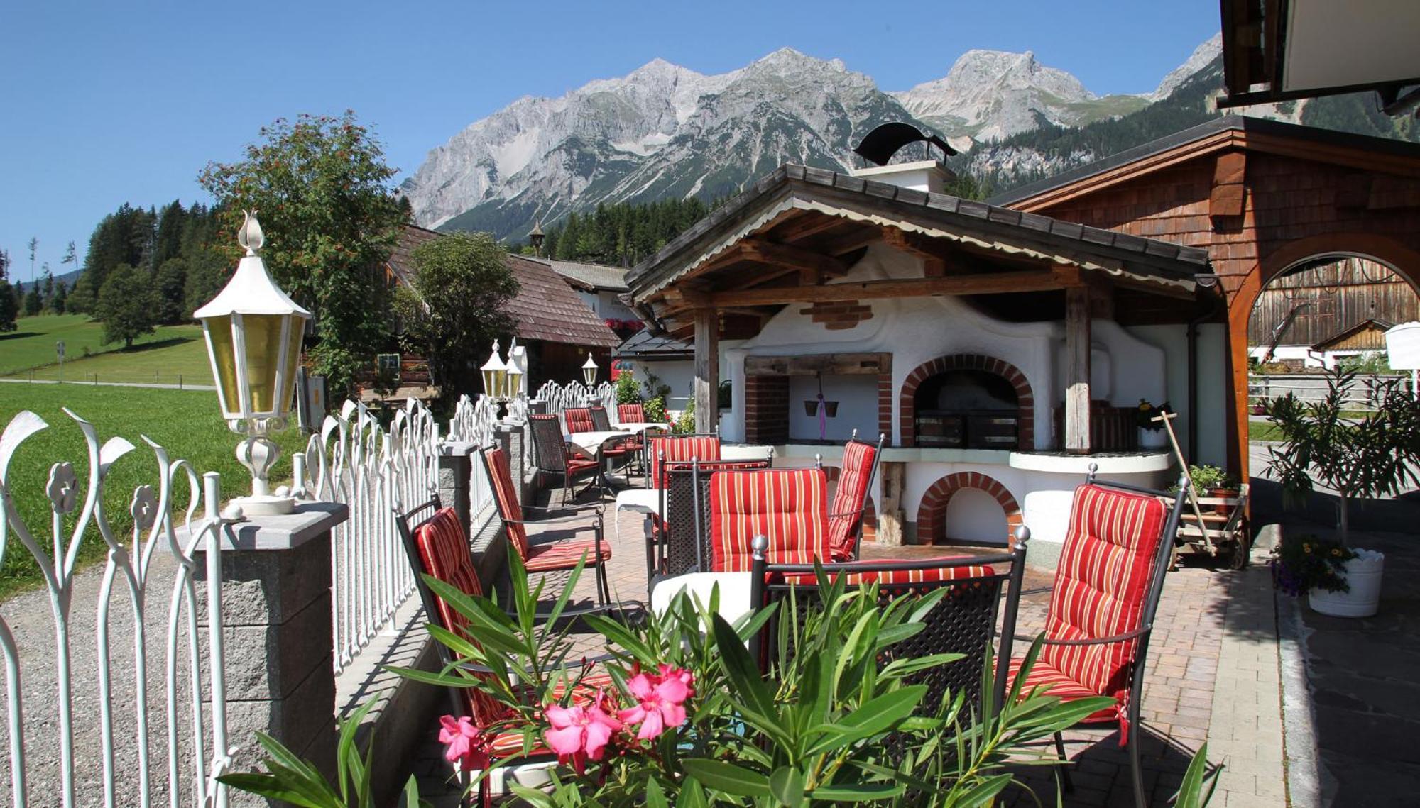 Hotel Neuwirt Ramsau am Dachstein Exterior photo
